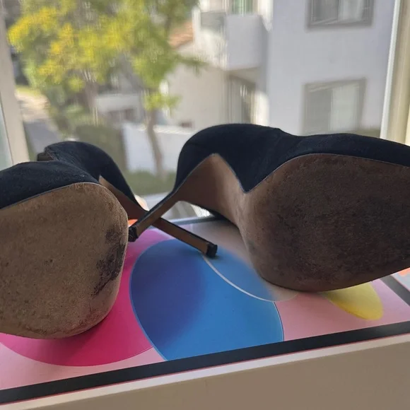 Manolo Blahnik Classic Black Heels - Picture 3 of 3